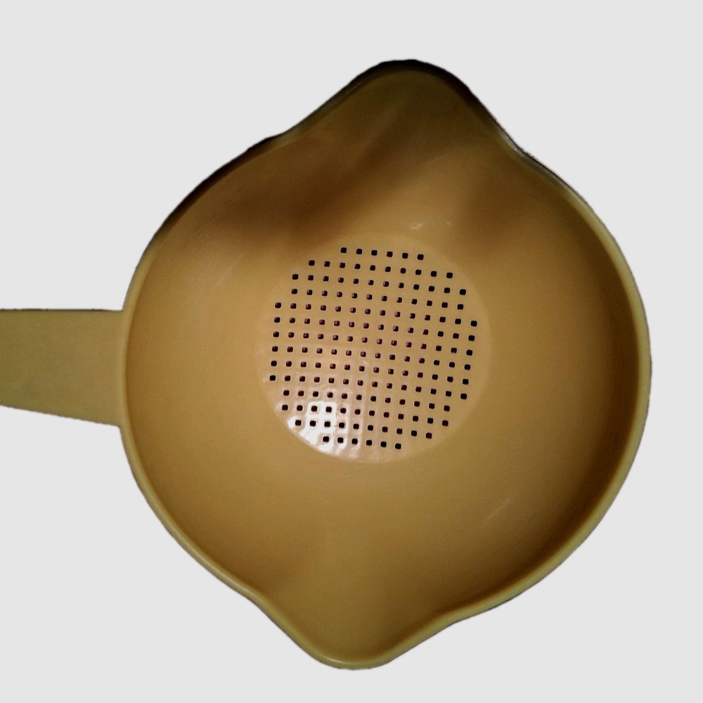 TUPPERWARE Colander Strainer 1 Quart Yellow-Double Spouts #1200-7