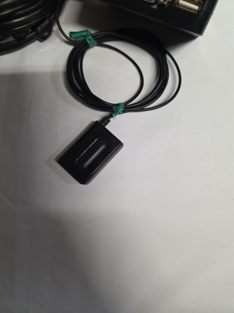 IOGEAR GCS22U: KVM Switch-2 ports