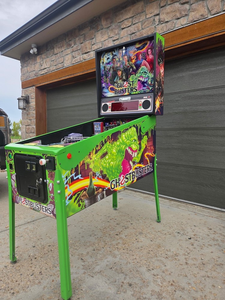 Ghostbusters Limited Edition Pinball Machine ..Nice Condition