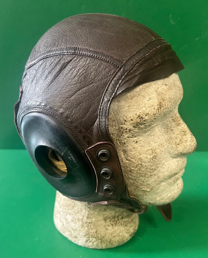 ARMY AIR FORCES PILOT’S TYPE A-11 LEATHER FLYING HELMET