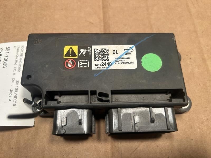 SILVRDO15 2017 Glove Box 18748