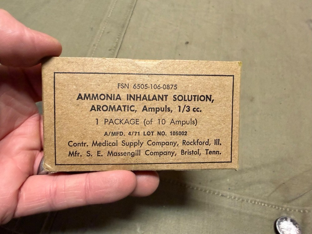 ORIGINAL POST WWII KOREAN WAR US ARMY MEDIC MEDICAL AMMONIA INHALANTS SOLUTION