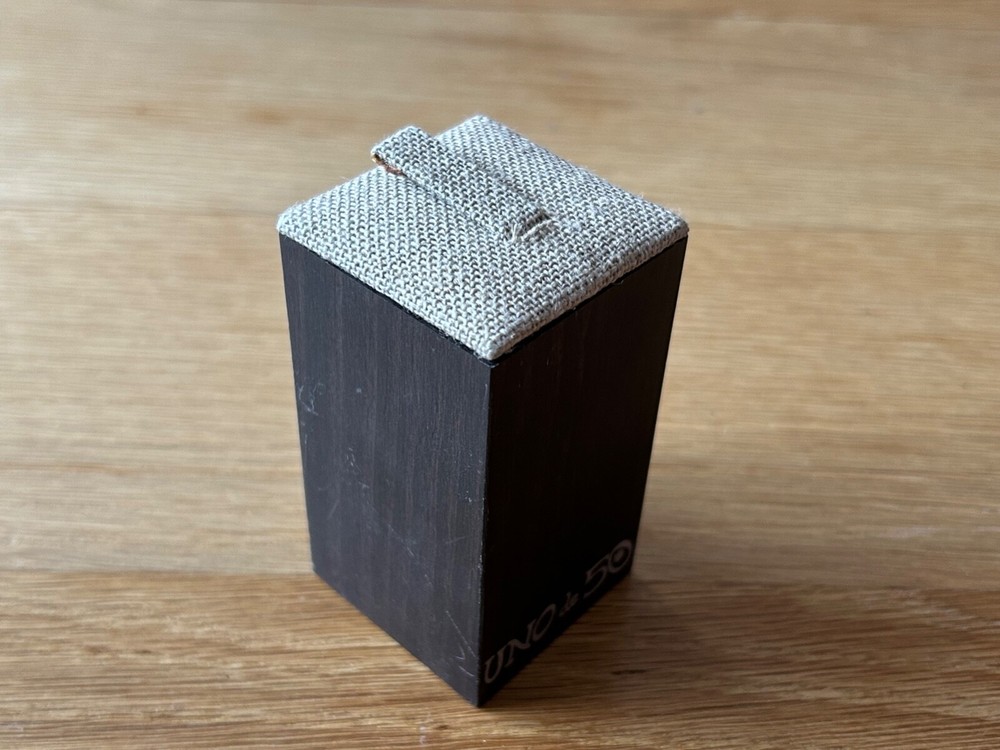 UNOde50 - UNO De 50 - Large Support For Ring - Wood