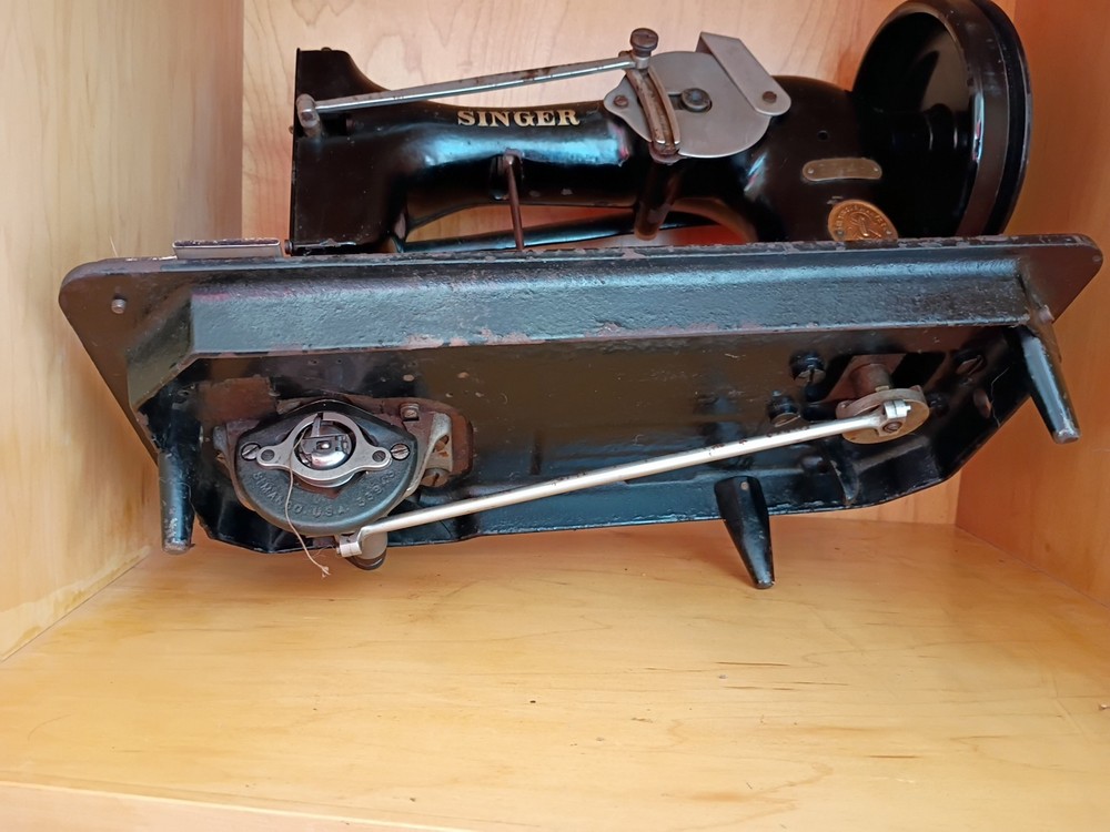 Singer 32-48 Industrial Sewing Machine