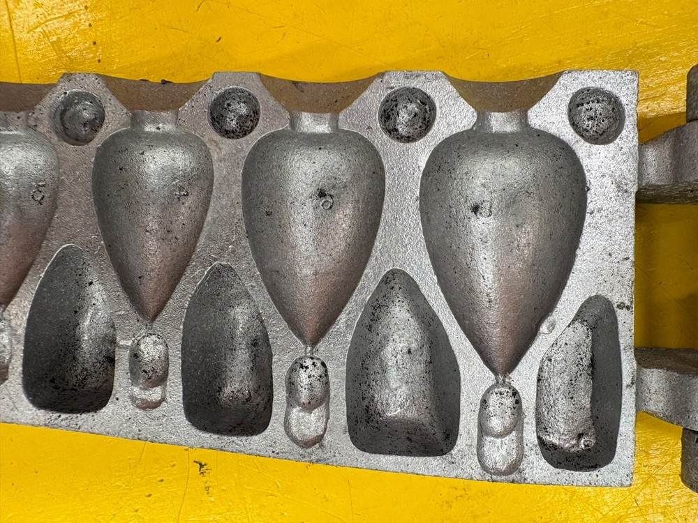 HERTER'S JIG SINKER MOLD MODEL 4A9 VINTAGE
