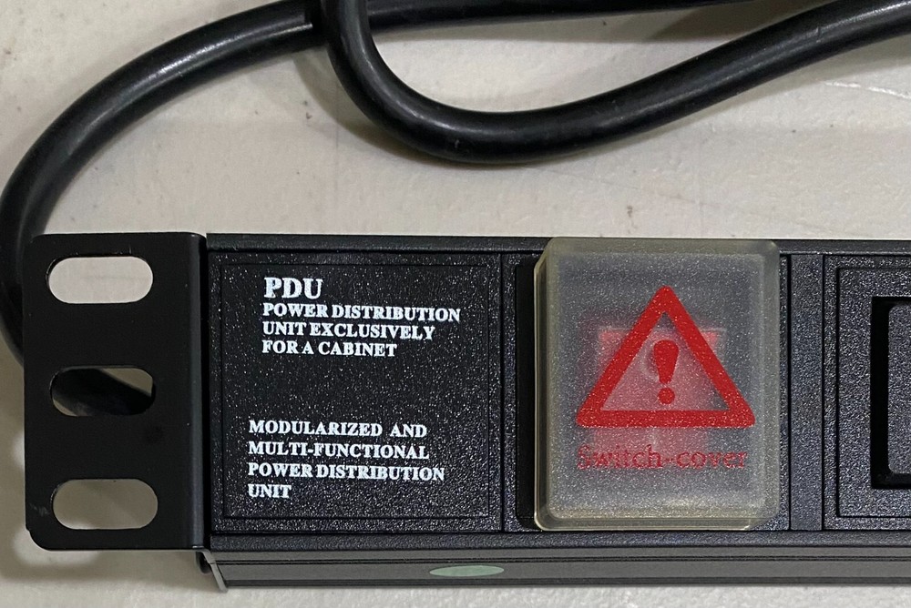 New DSI Rack Mount Power Strip 8-Outlet