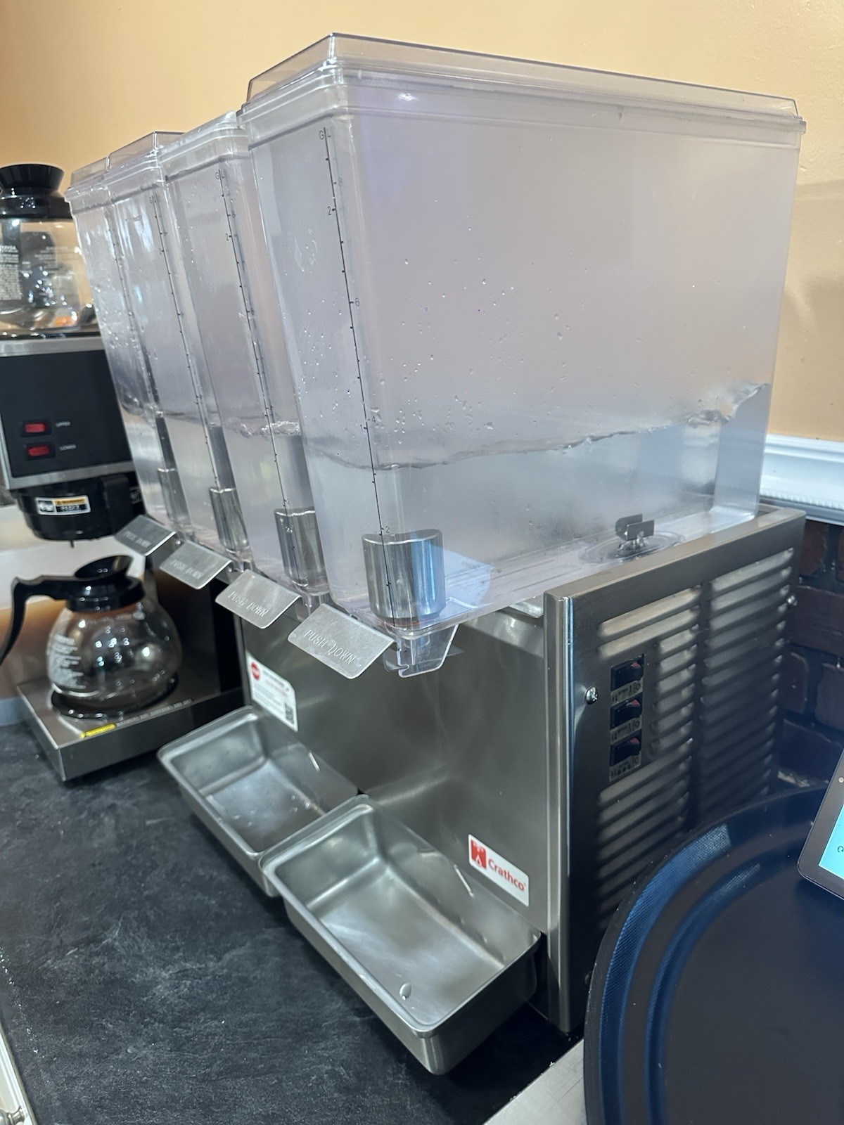 Mini-Quad Beverage Dispenser 2.4 Gallon (used)