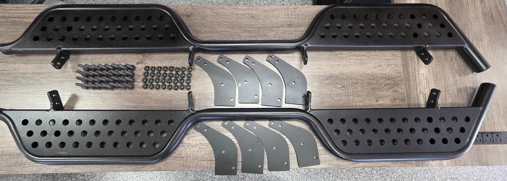 Ward's Epic EV E40FX Nerf Bar Side Steps Step 4 Passenger Forward Facing E40 FX