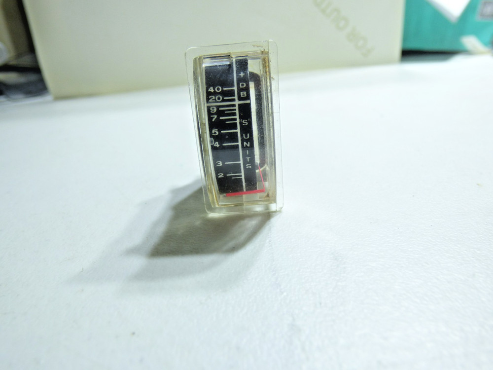 DECIBELS S-UNITS, DB PANEL METER 0-40 (Tested in good working.)