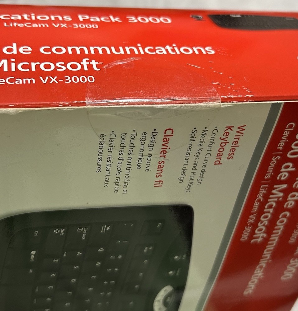Microsoft Communication Pack 3000 Keyboard, Optical Mouse & LifeCam VX-3000 NEW