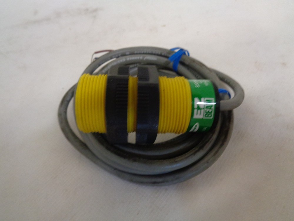 NEW BANNER S30SN6FF400 PHOTOELECTRIC SENSOR