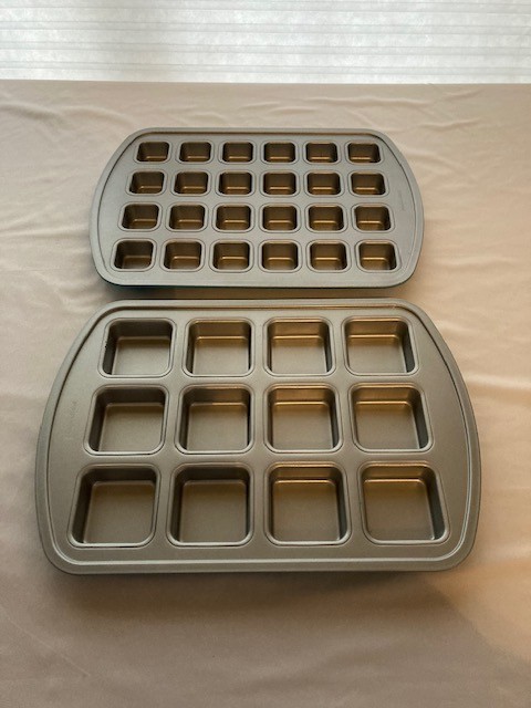 Pampered Chef Brownie & Brownie Bite Pan Set