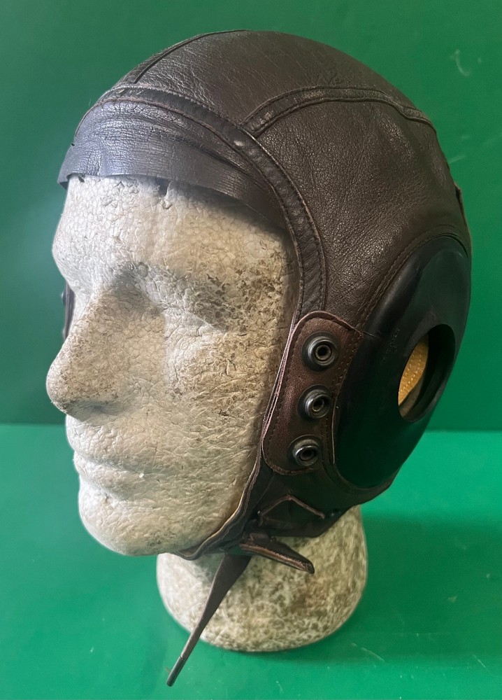 ARMY AIR FORCES PILOT’S TYPE A-11 LEATHER FLYING HELMET