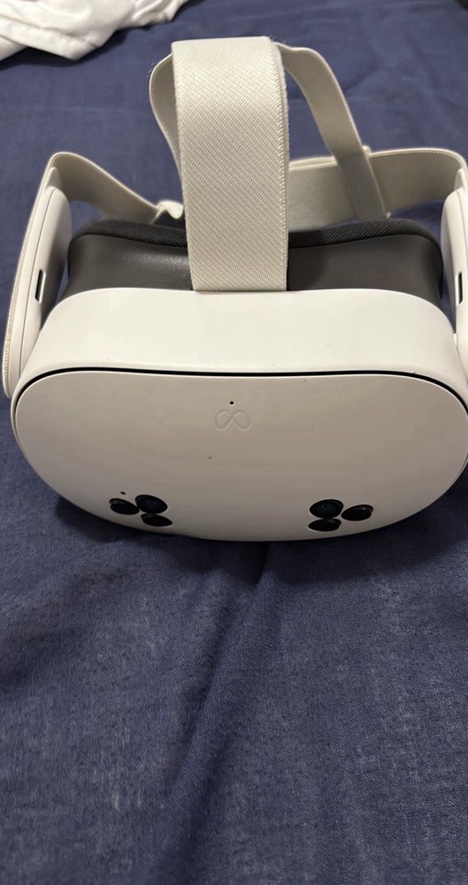 Meta Quest 3S VR Headset 128GB