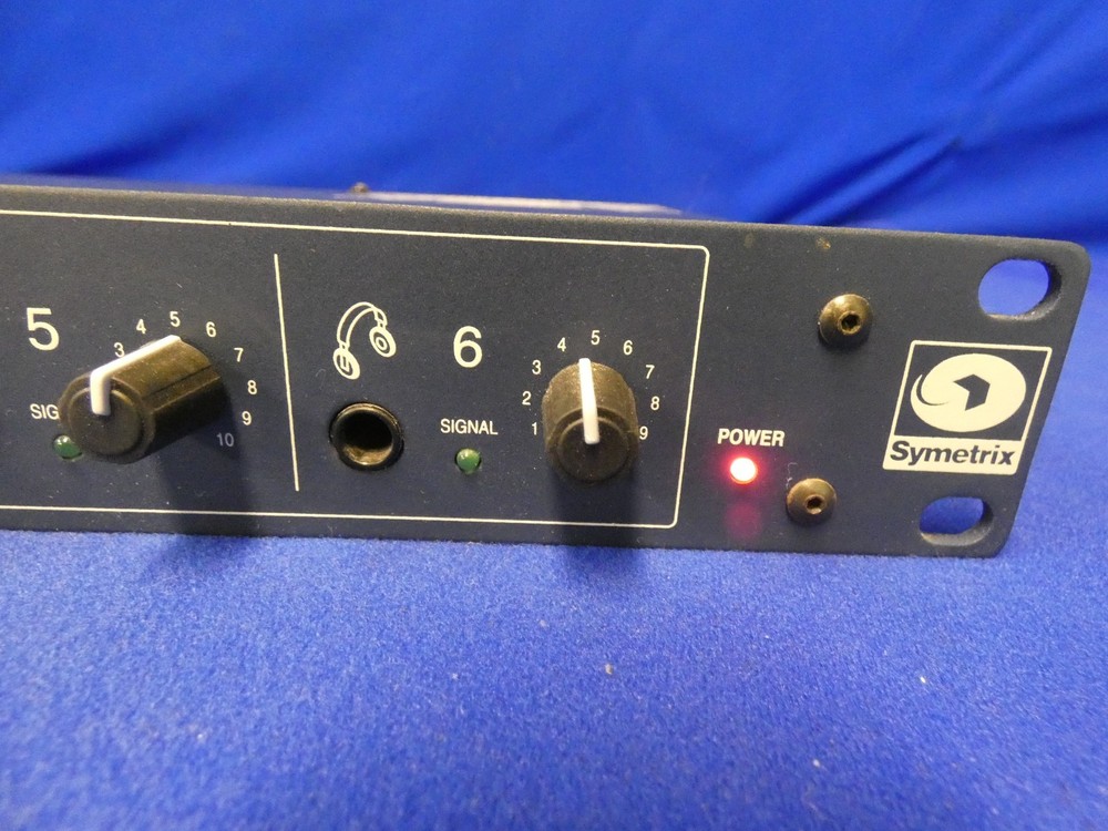 Symetrix 506E Headphone Amplifier (works w/Slight Hum)