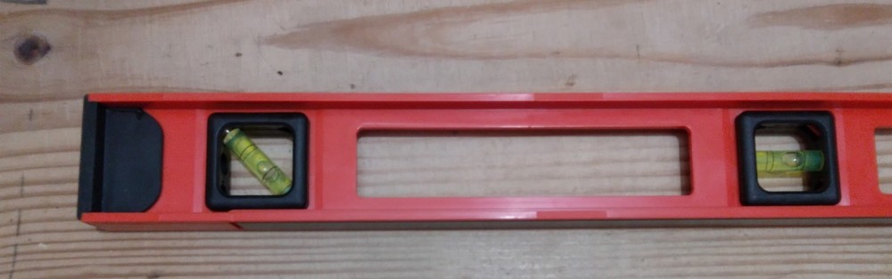 TOOL BENCH 24 inch Magnetic Box Level