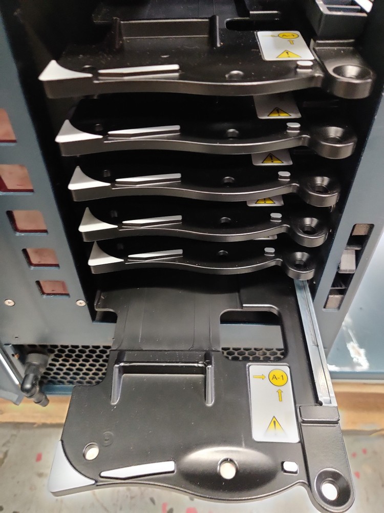Waters Acquity Sample Organizer UPLC HPLC 8064 samples 40°C, Plate latch Working