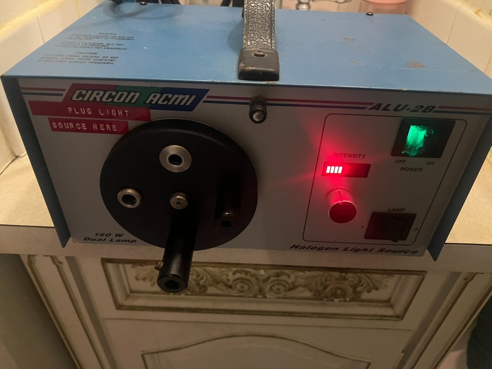 CIRCON ACMI ALU-2B LIGHT SOURCE