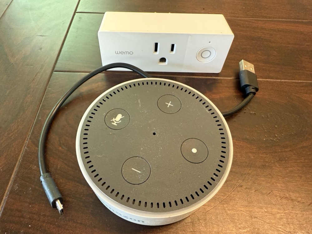 WeMo Mini Smart Plug WiFi Enabled with Alexa & Amazon Echo Dot 2nd Generation