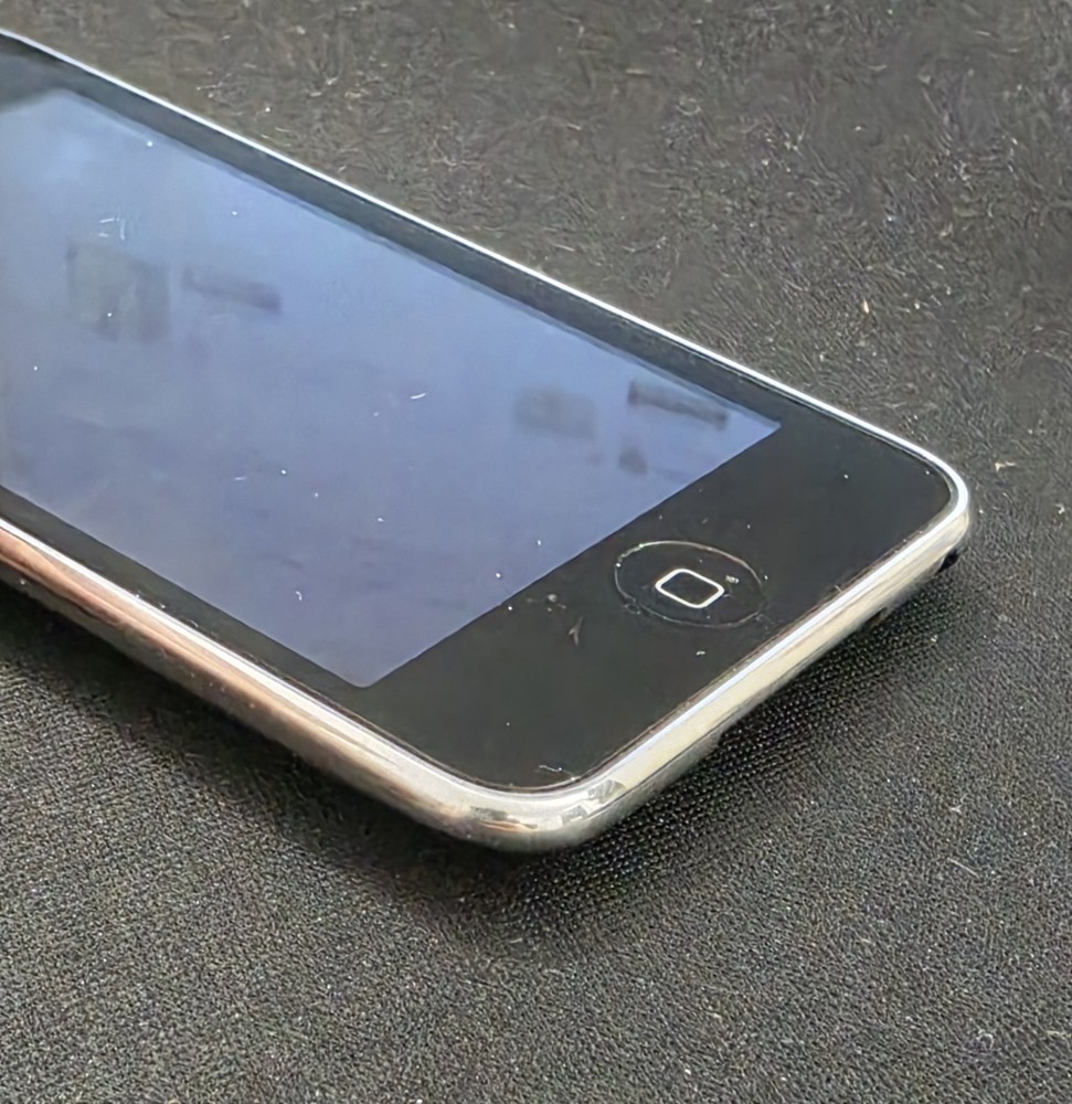 Apple iPod Touch 3rd Generation 64GB Model A1318.