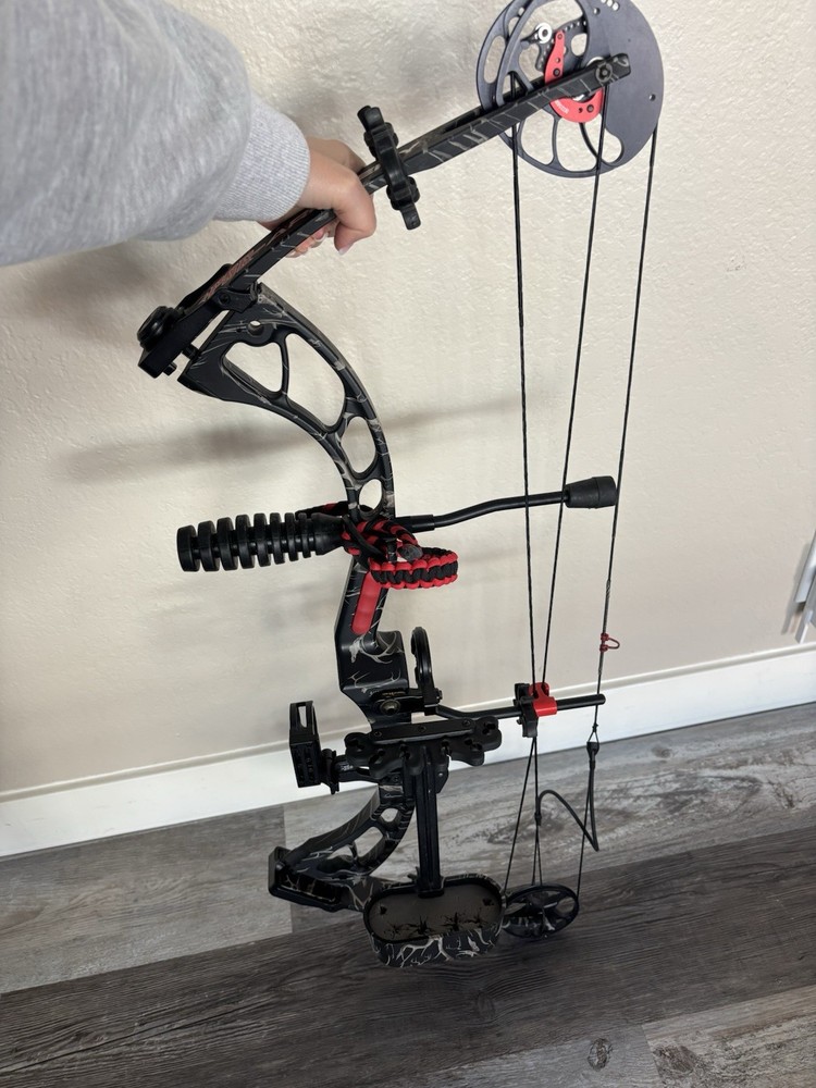 PSE Stinger 3G Compound Bow Package – Case, Sight, Stabilizer – Ready To Hunt