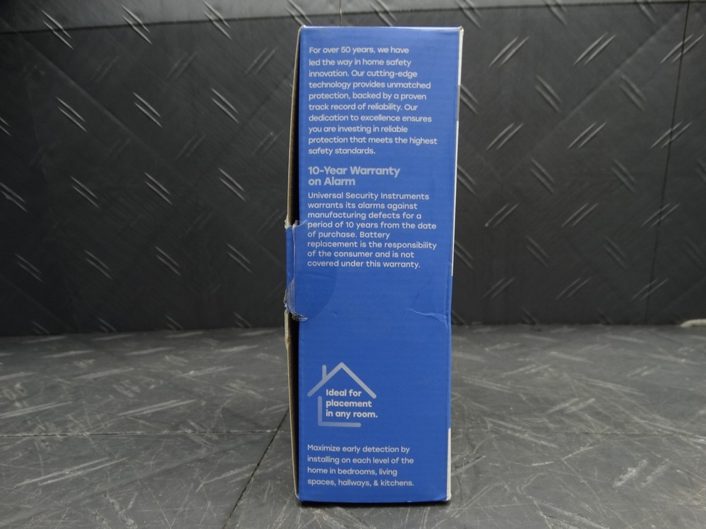 Universal Security Instruments Plug-In Carbon Monoxide Detector