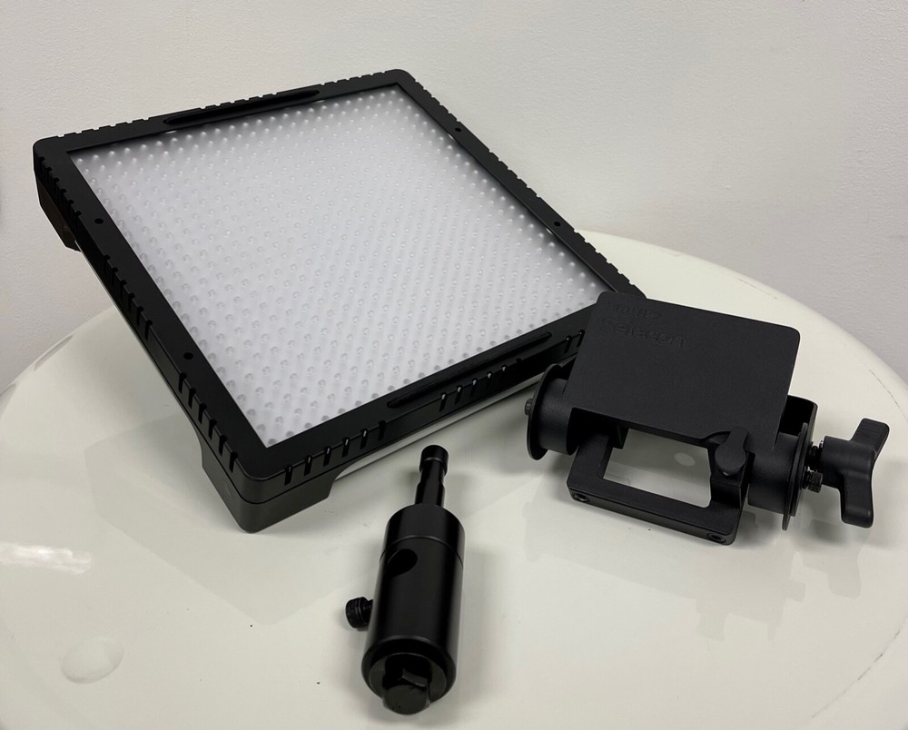 STRAND LIGHTING STUDIO PANEL LED 1X1 LIGHT / SELECON / Model PLSTUPNL-03 EX-DEMO