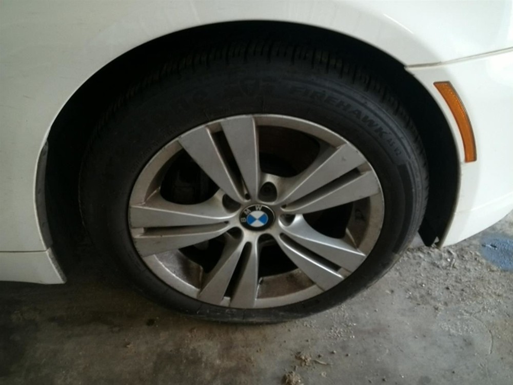 528I 2010 High Mounted Stop Light 104788876