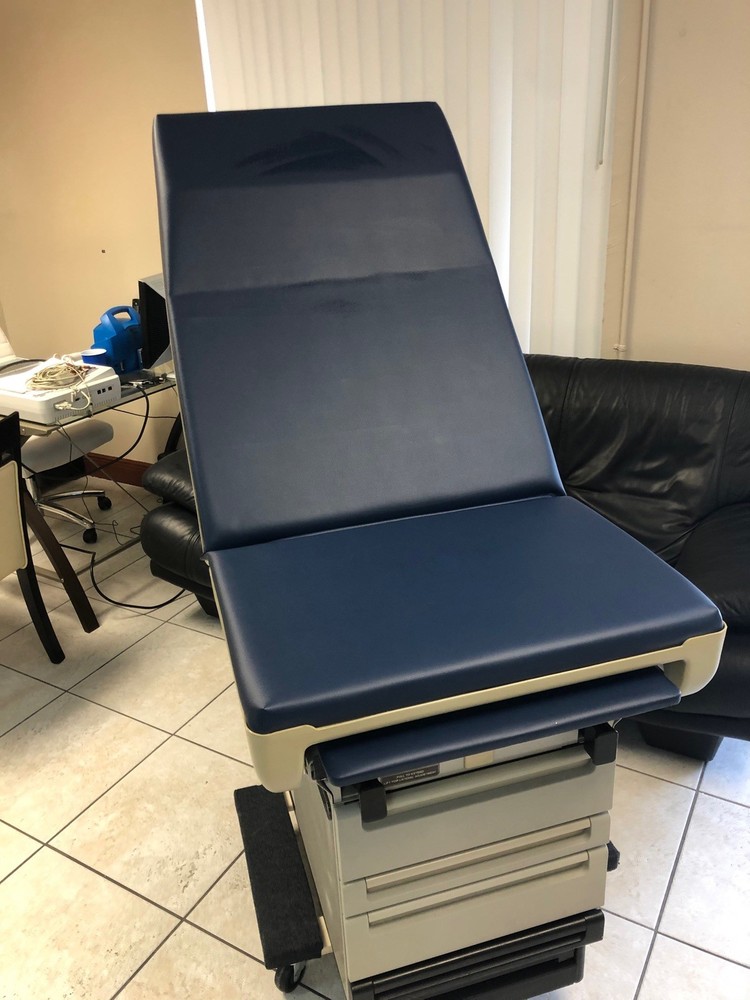 Midmark Ritter 404 Exam Table - Refurbished BEAUTIFUL!!!!
