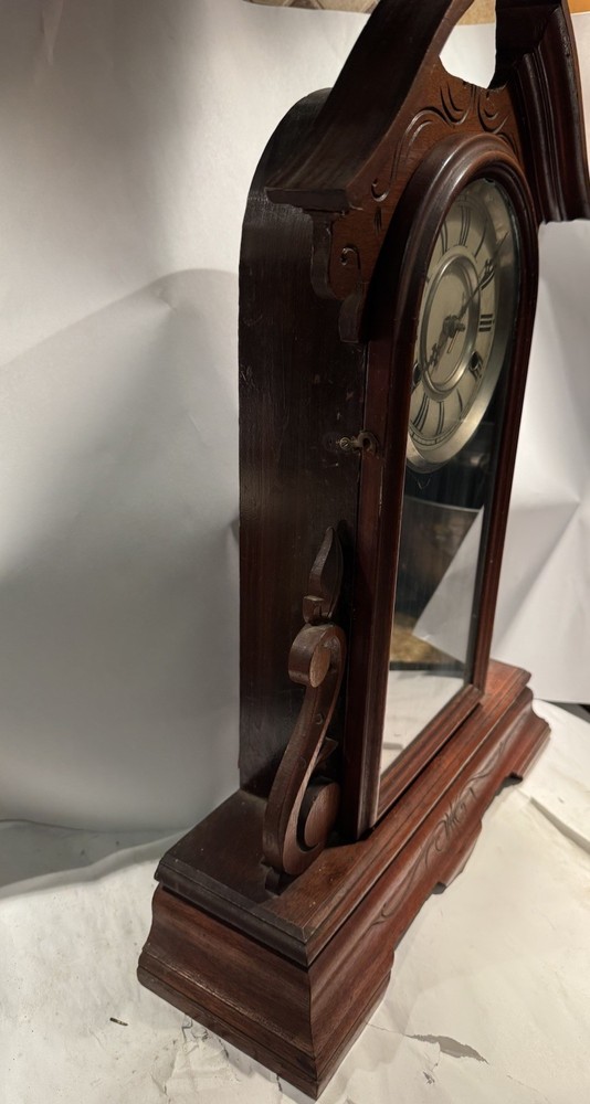 Antique New Haven Parlor/Kitchen Mantel Clock- “Danube” Model