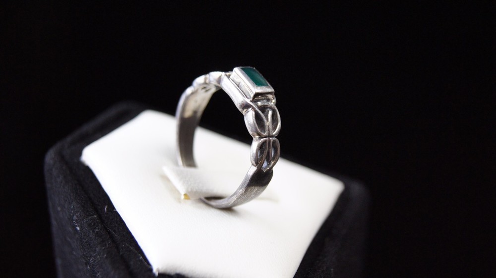 Sterling Silver 925 Handcrafted Dark Green Stone Ring Size 7