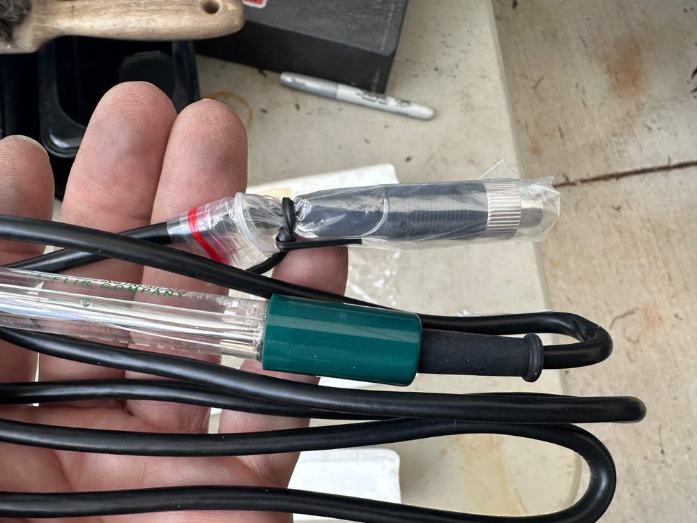 EXTECH Replacement Electrode: Conductivity/pH/T - PH305 pH Electrode - 4TXG7