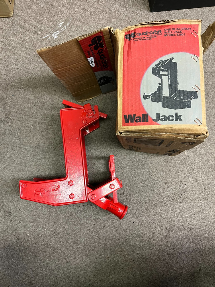 Quad-Craft 2601 Portable Wall Jack's new