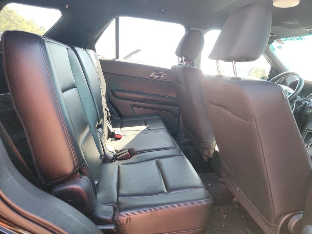 EXPLORER 2017 Glove Box 4942016