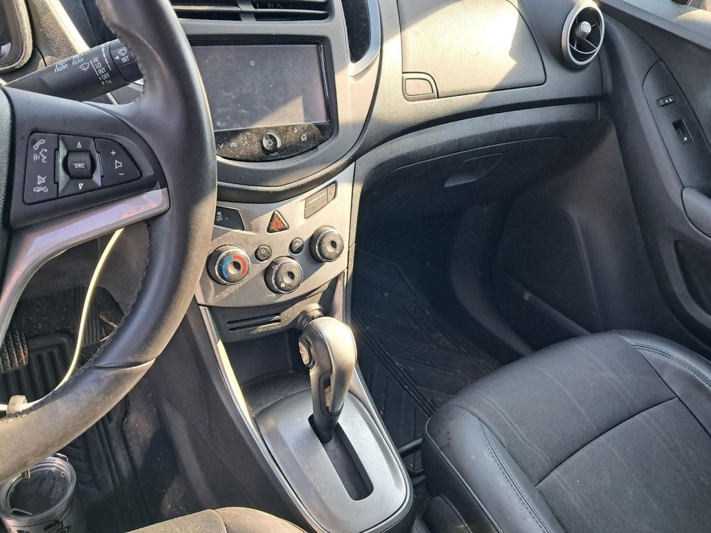 TRAX      2016 Glove Box 4788636