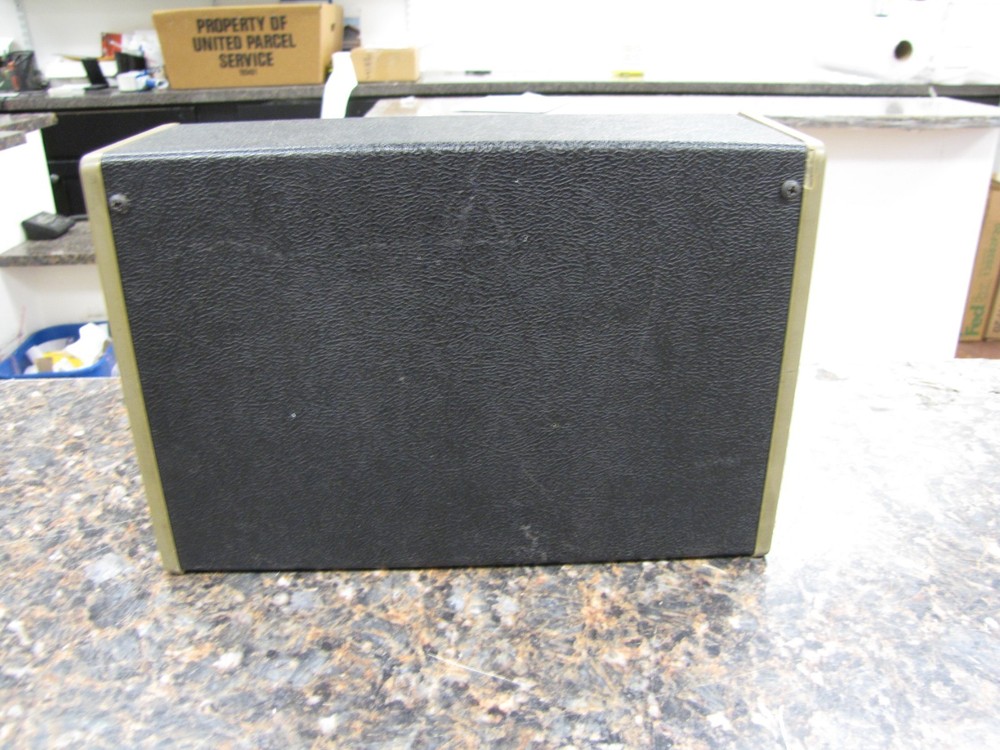 B&K Precision 2902 Resistor & Capacitor Substitution Master -MO7