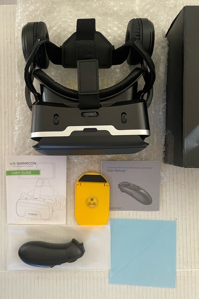 Virtual Reality Glasses Headset with Remote Control
