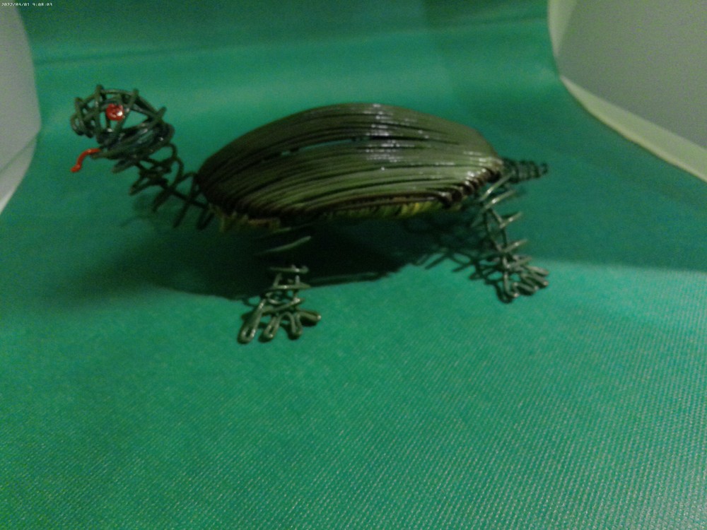 Turtle metal wire trinket keepsake box art design shell opens up for storage