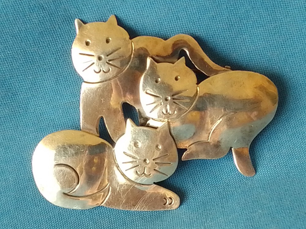 925 Sterling Silver brooch. Cats.  Mexico 2000.