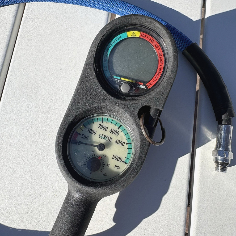 Genesis Resource Puck Computer & Pressure Gauge & Compass Assembly Used