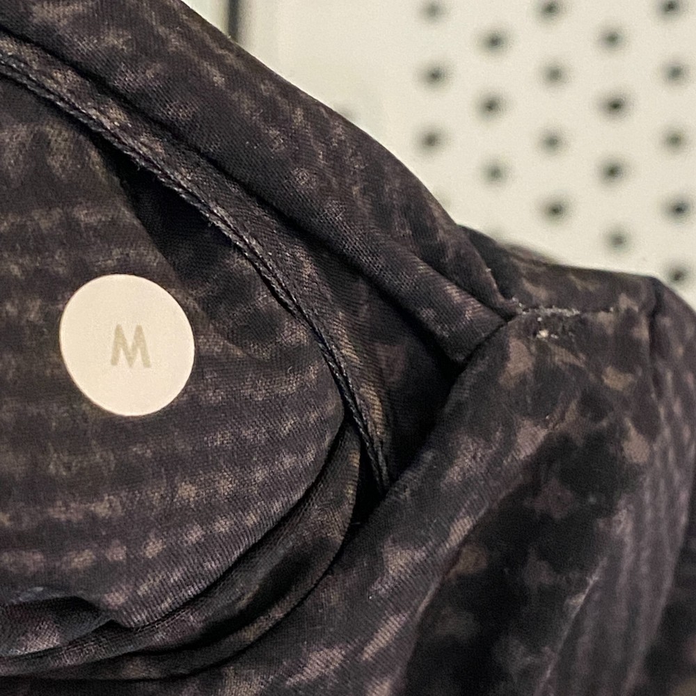 Lululemon T.H.E Short Mens Medium Linerless Gray Geometric Print Active Stretch