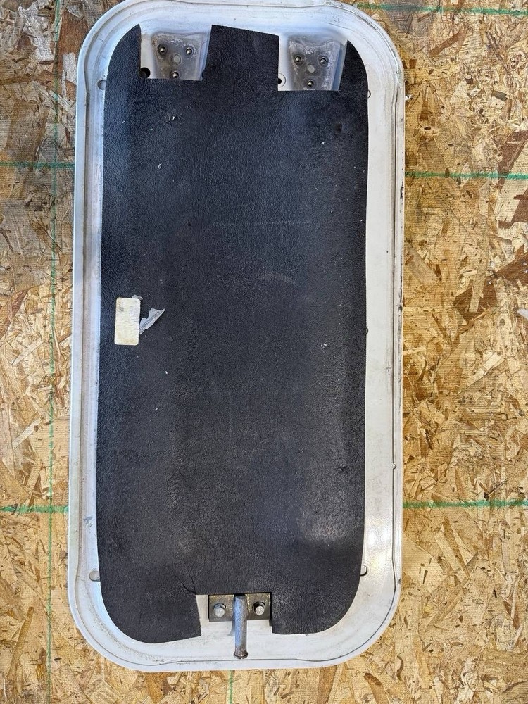 Freightliner 2012-2018 Cascadia Slepeer Door Assembly