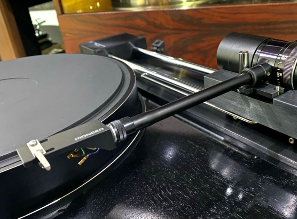 Pioneer PL-L1 Linear Tracking Record Player w/ original headshell Tested AC100V