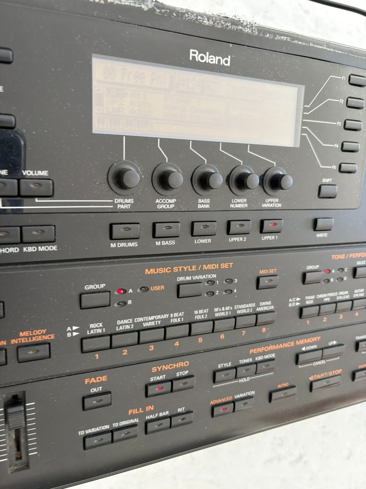 Roland RA800 Synthesizer