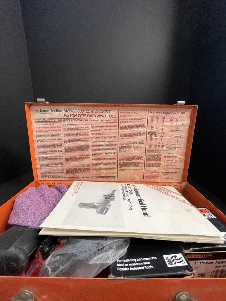 Ramset Red Head S38 Powder Actuated Tool Kit w Case & Loads