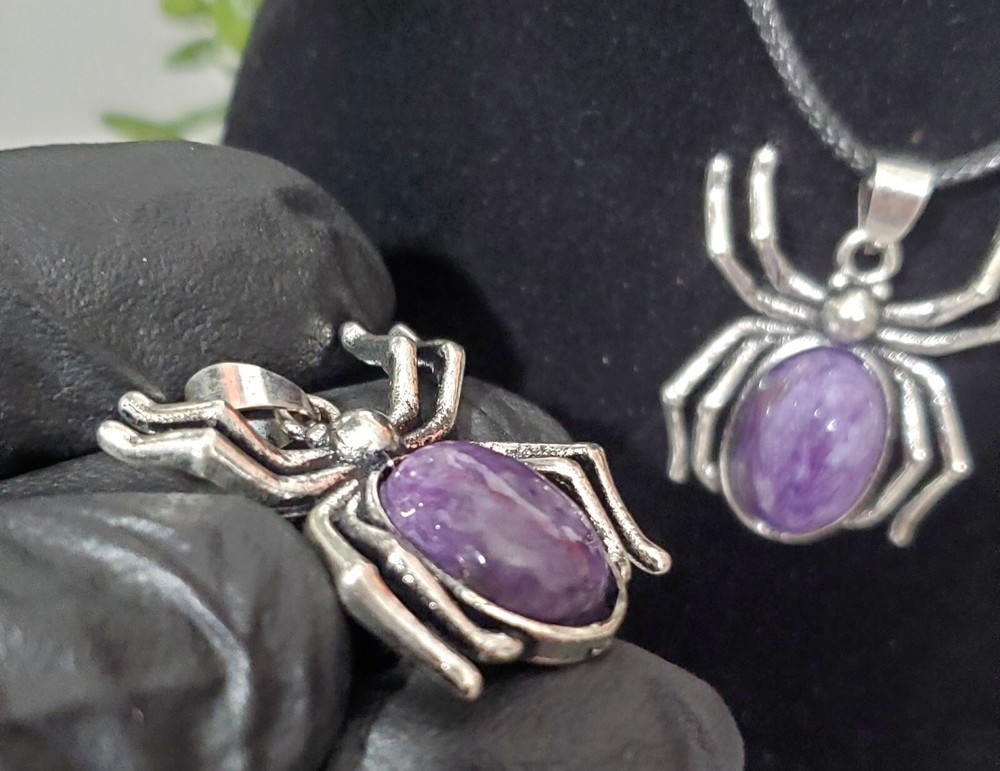 Spider Pendant Chorite