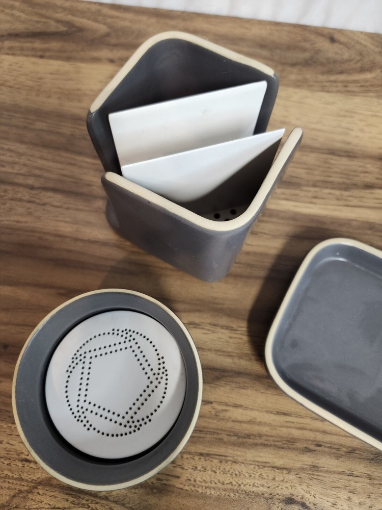 Full Circle Dark Gray Bathroom Set