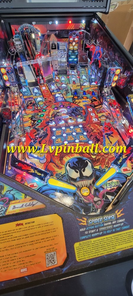 Venom Limited Edition Stern pinball machine Full Size Arcade
