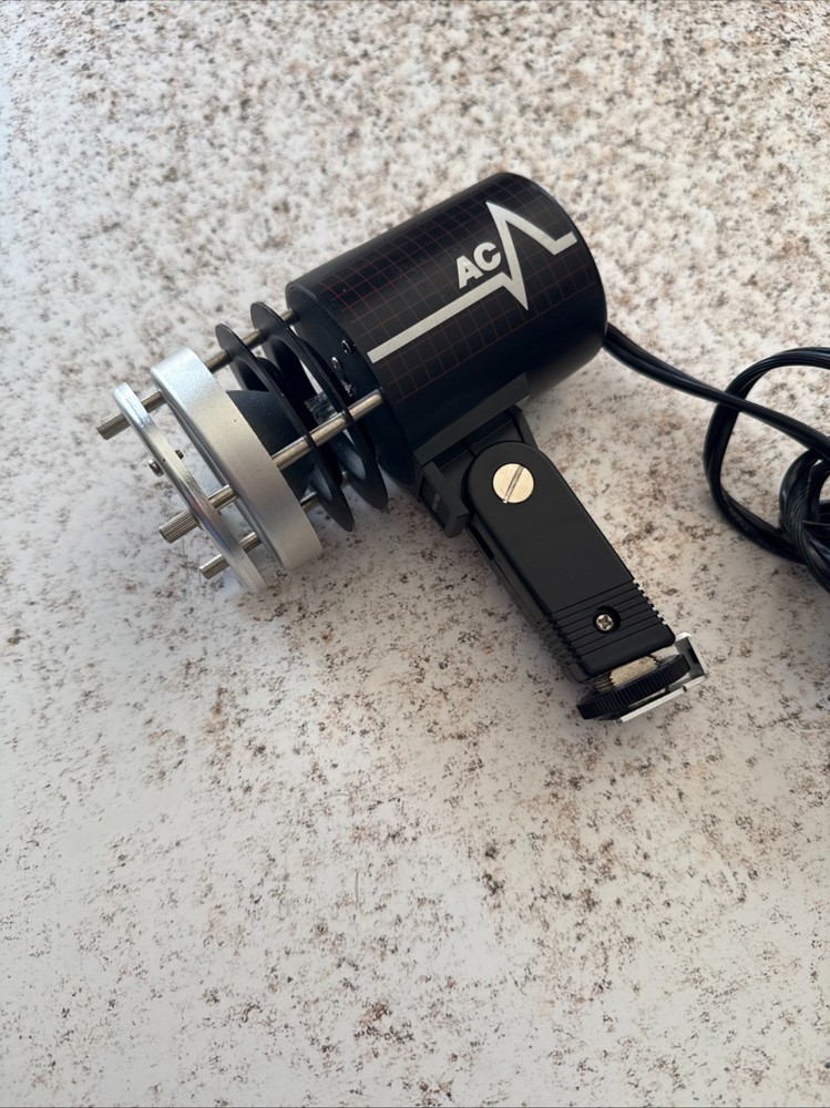 HARWOOD PLUS POWER V-150AC VIDEO CAMERA LIGHT - Needs New Bulb