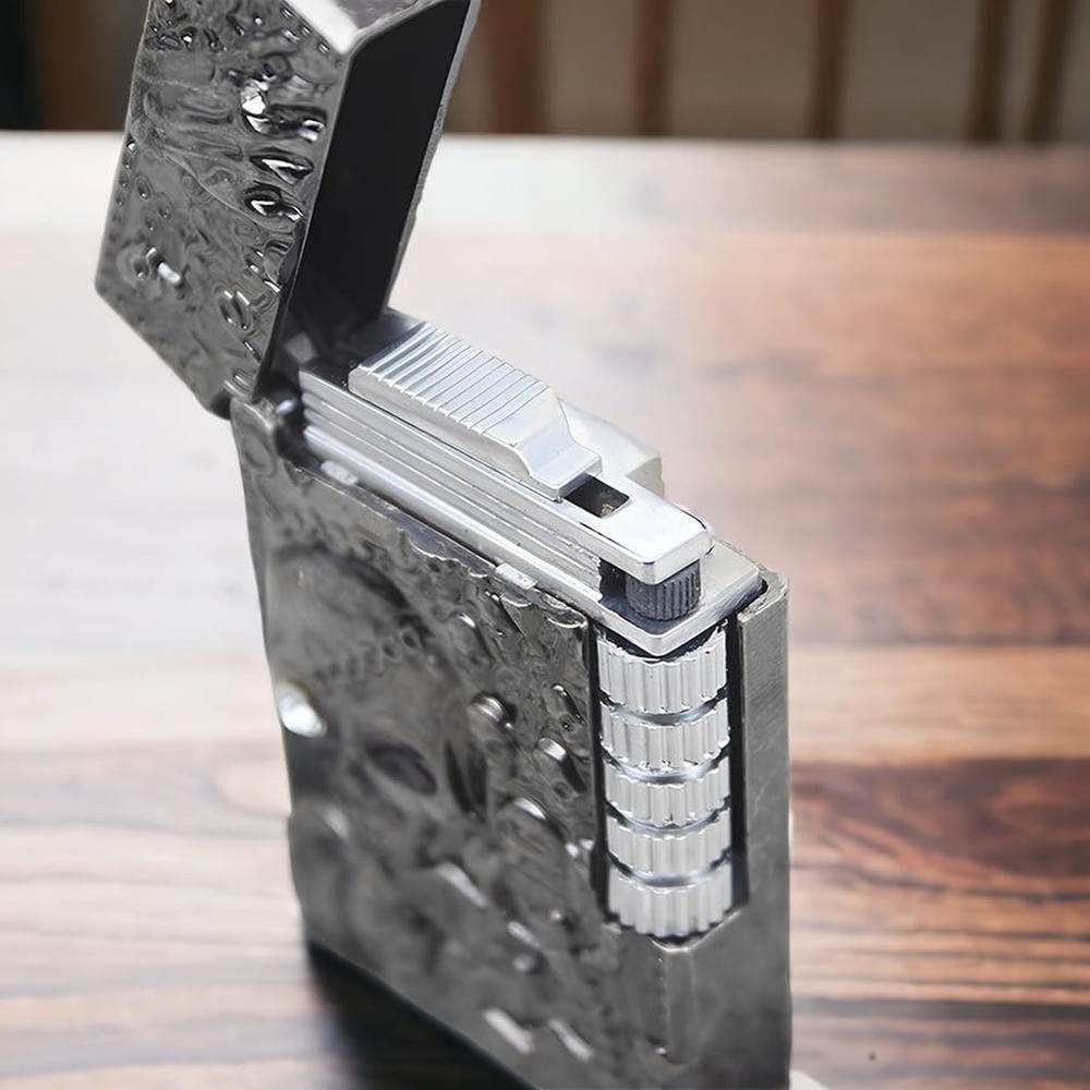 Skull Lighter - Refillable Butane, Windproof, Soft Flame, Metal Skull Design ...